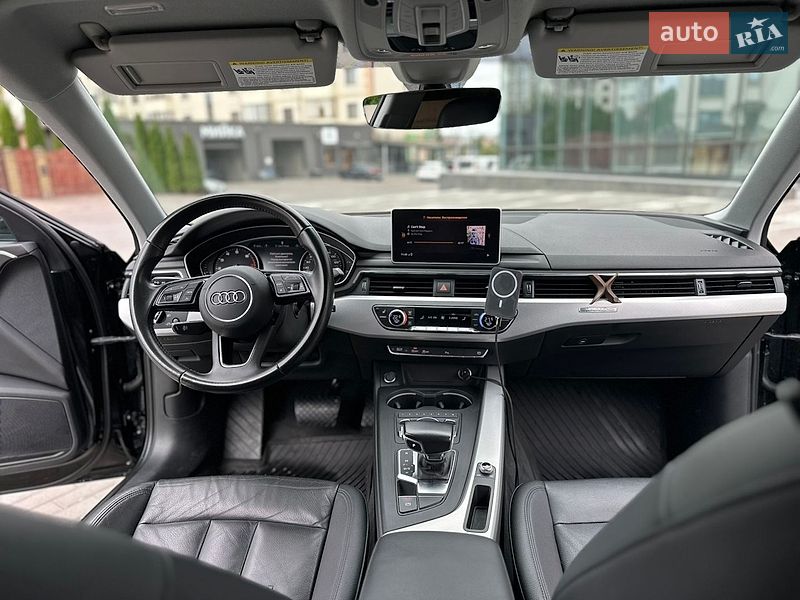 Седан Audi A4 2016 в Ровно