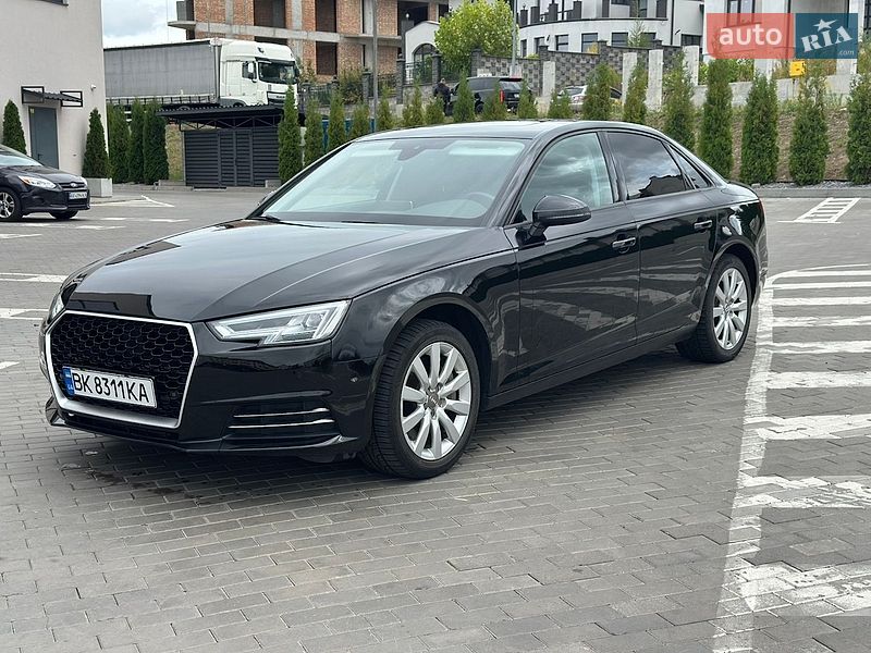 Седан Audi A4 2016 в Ровно