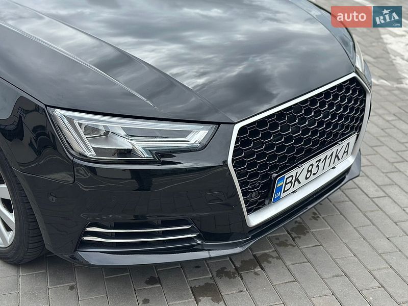 Седан Audi A4 2016 в Ровно