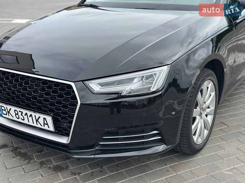 Седан Audi A4 2016 в Ровно