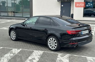 Седан Audi A4 2016 в Ровно