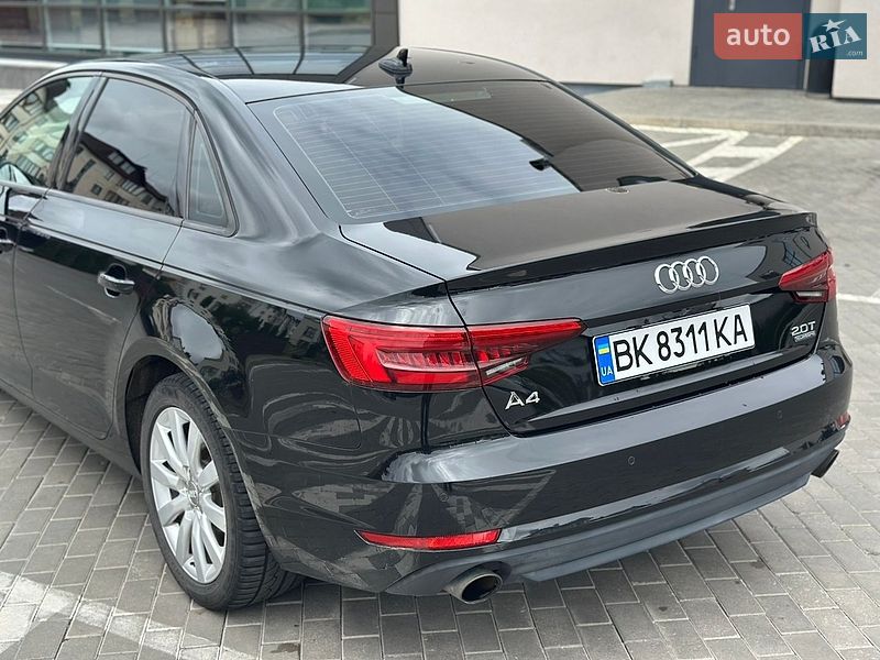 Седан Audi A4 2016 в Ровно