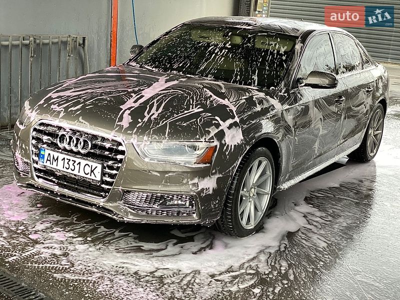 Audi A4 2014