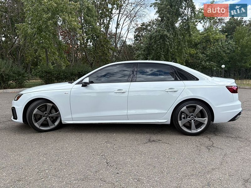 Седан Audi A4 2021 в Одессе