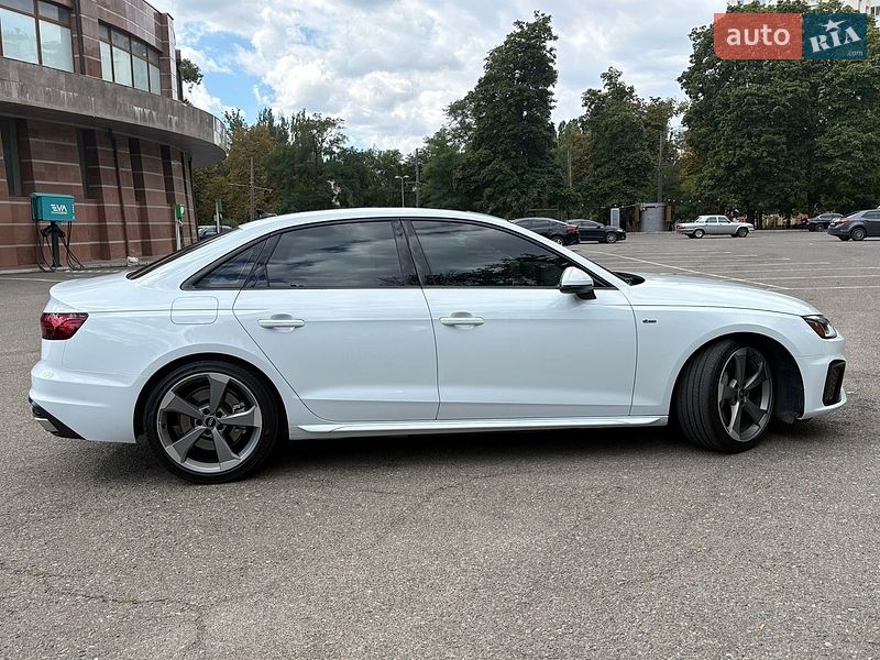 Седан Audi A4 2021 в Одессе