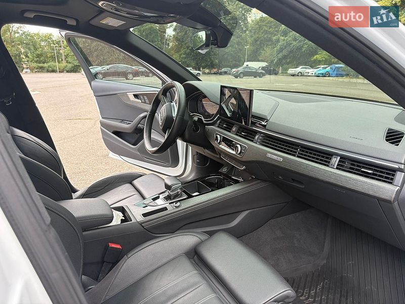 Седан Audi A4 2021 в Одессе