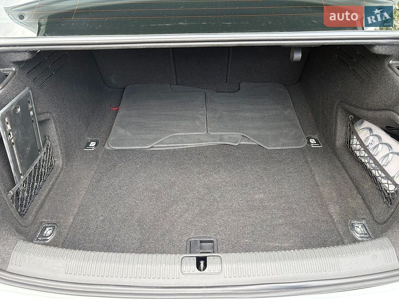 Седан Audi A4 2021 в Одессе