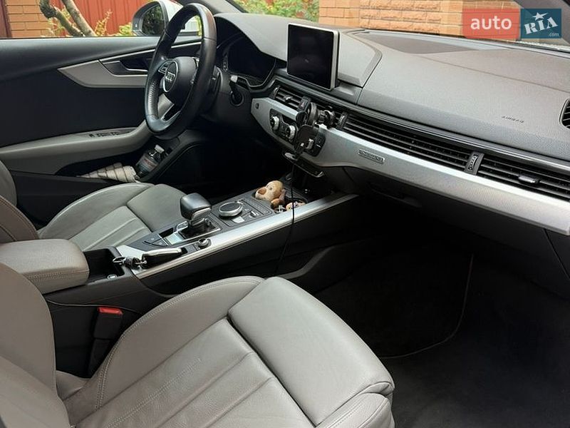 Седан Audi A4 2017 в Полтаве