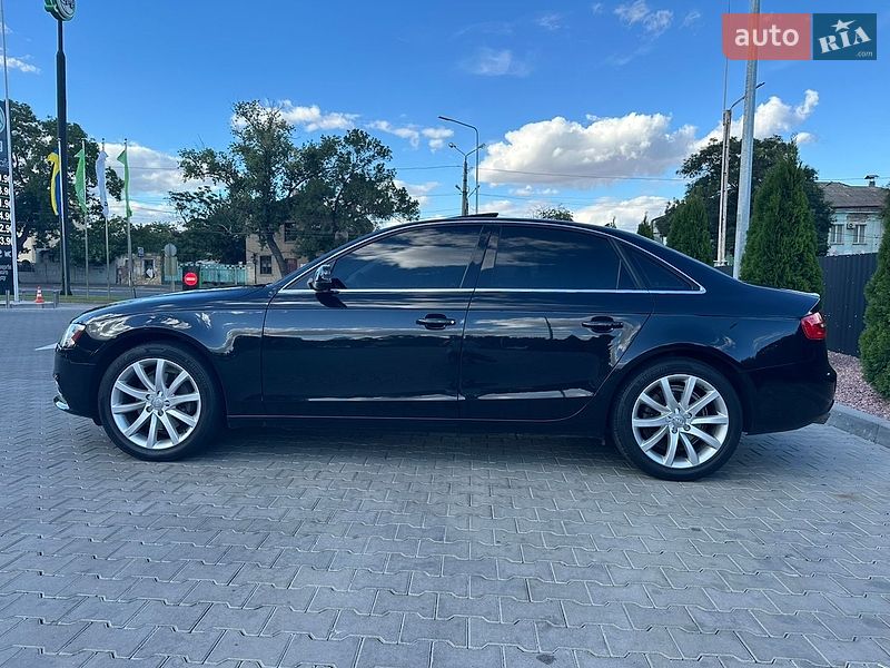 Седан Audi A4 2013 в Одессе