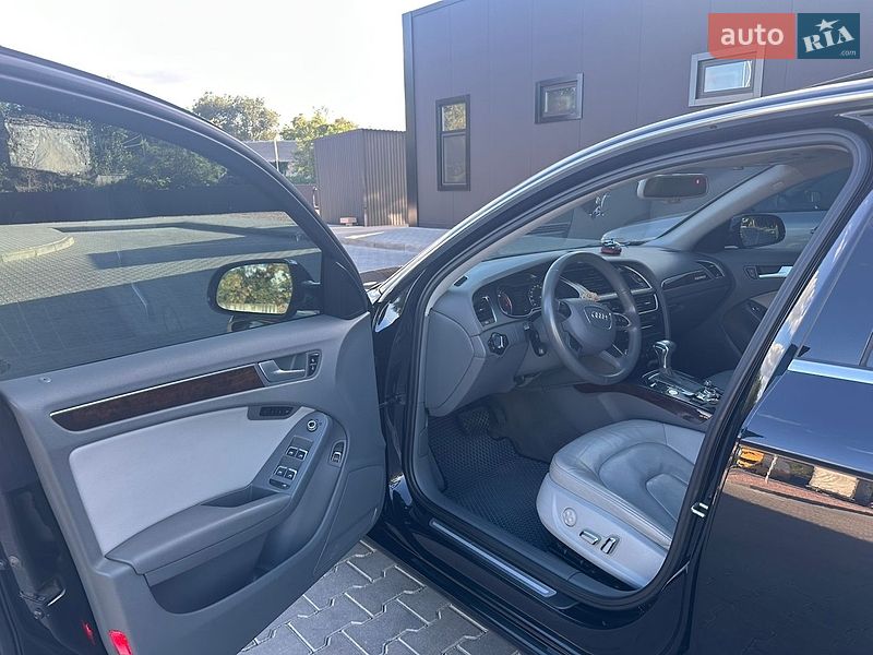 Седан Audi A4 2013 в Одессе