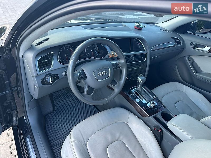 Седан Audi A4 2013 в Одессе
