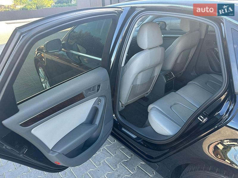 Седан Audi A4 2013 в Одессе