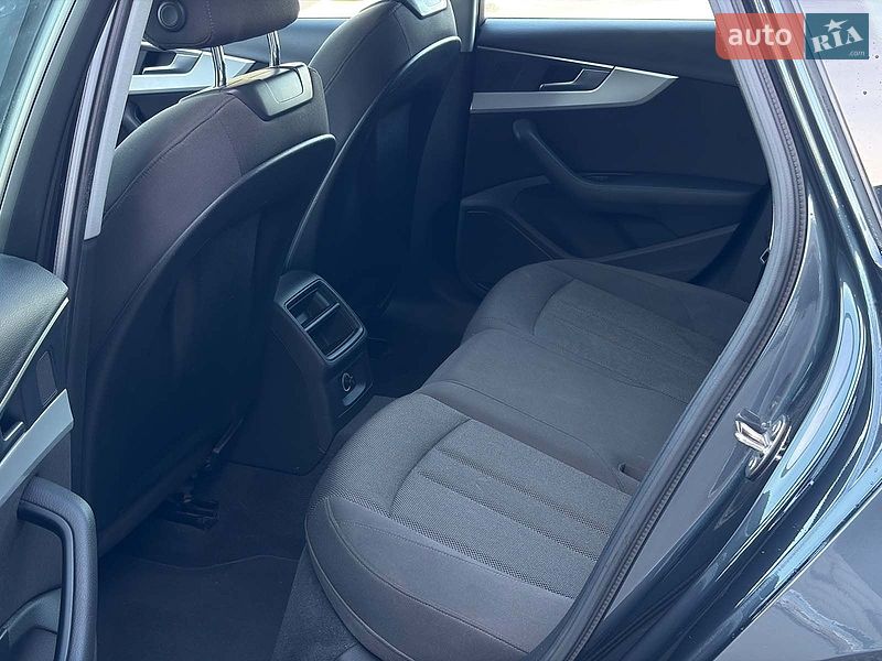 Универсал Audi A4 2017 в Львове