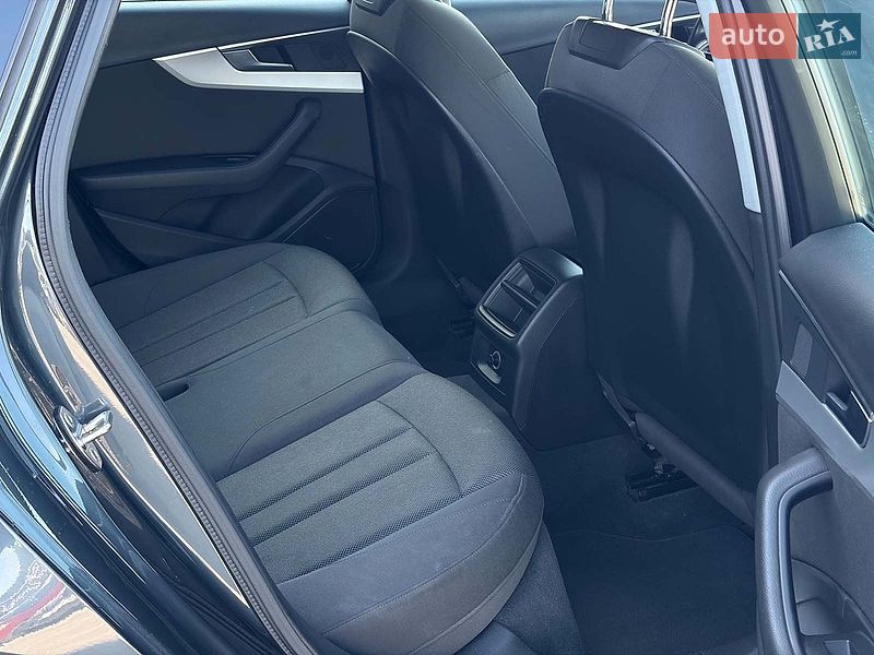 Универсал Audi A4 2017 в Львове