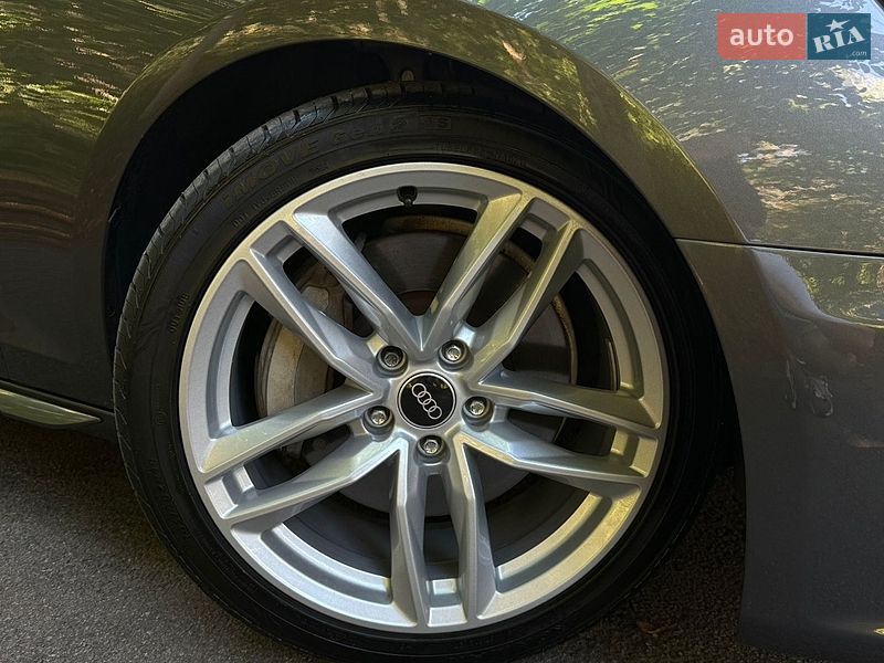 Седан Audi A4 2022 в Вінниці