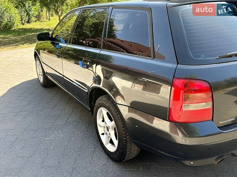 Универсал Audi A4 1999 в Кременце