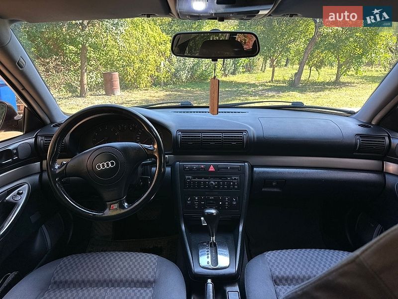 Универсал Audi A4 1999 в Кременце