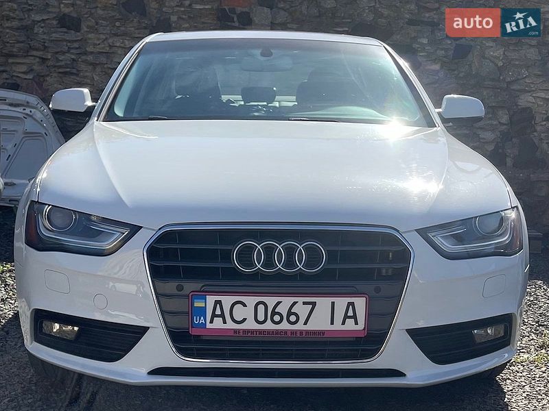 Седан Audi A4 2015 в Луцьку