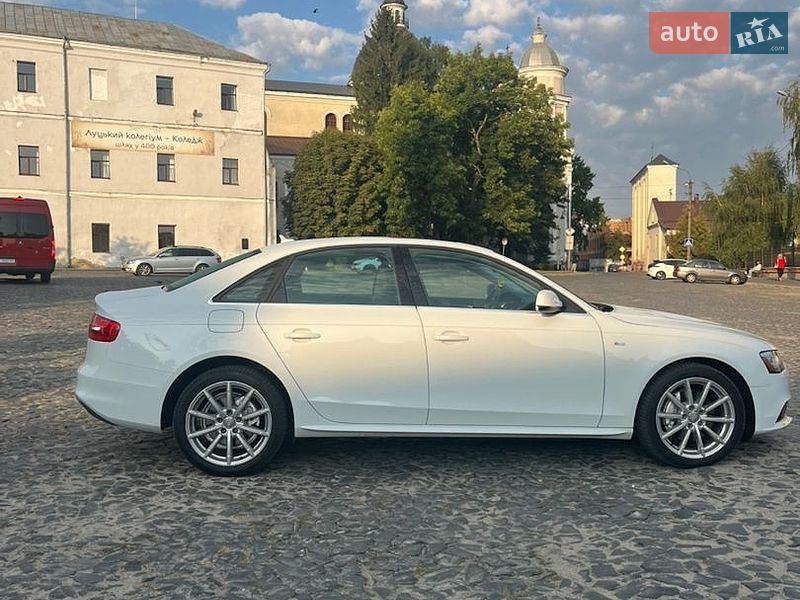 Седан Audi A4 2015 в Луцьку