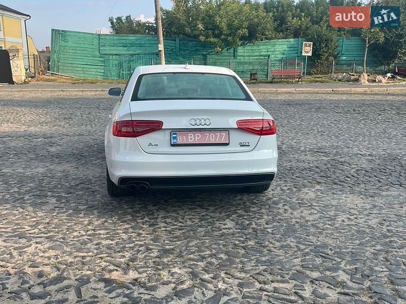 Седан Audi A4 2015 в Луцьку
