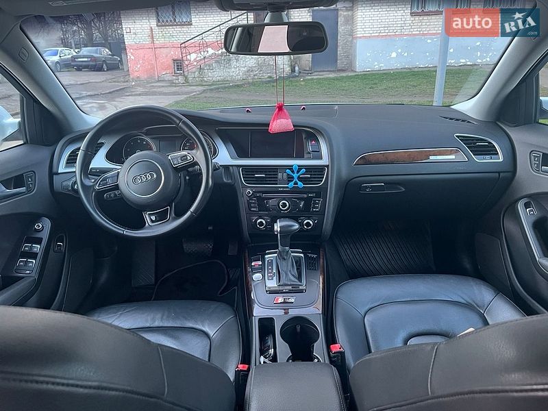 Седан Audi A4 2015 в Луцьку