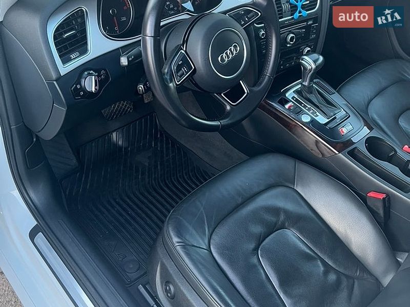 Седан Audi A4 2015 в Луцьку