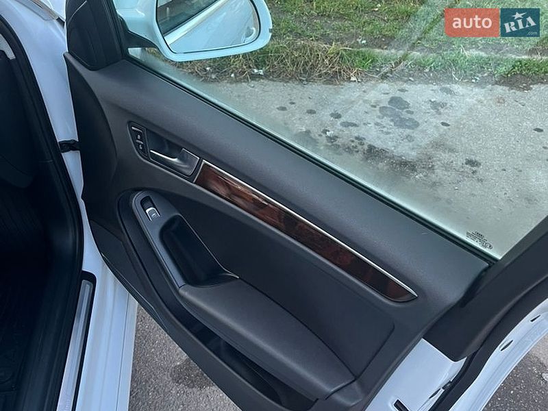 Седан Audi A4 2015 в Луцьку