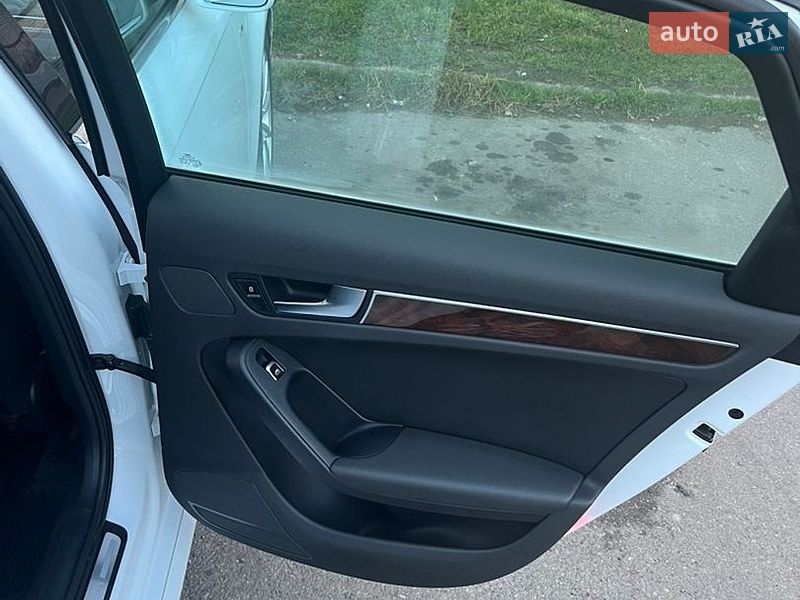Седан Audi A4 2015 в Луцьку