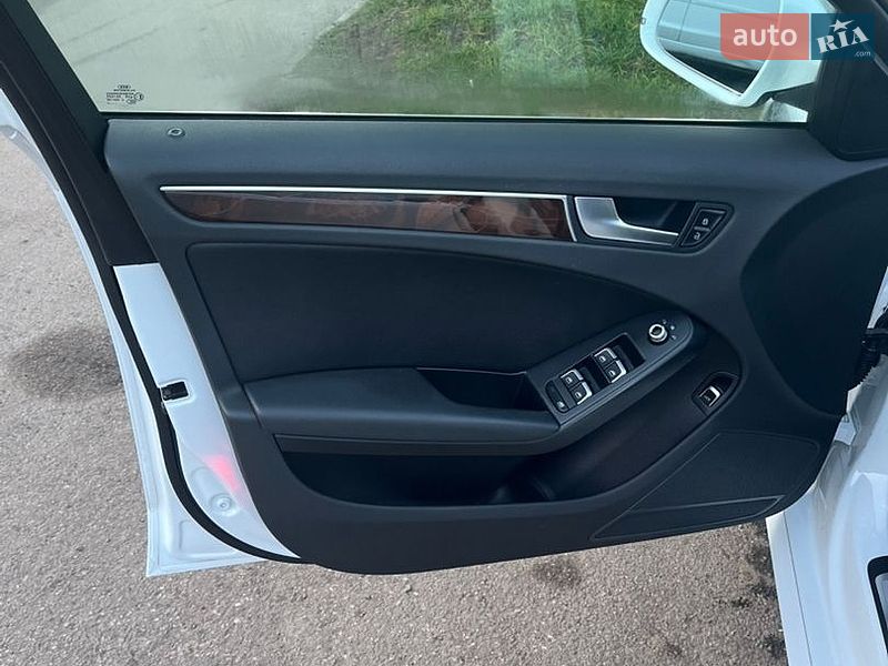 Седан Audi A4 2015 в Луцьку