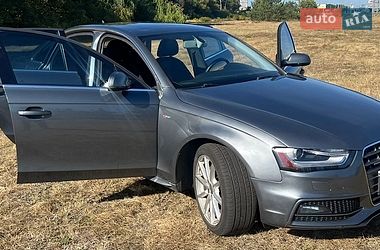 Седан Audi A4 2014 в Киеве
