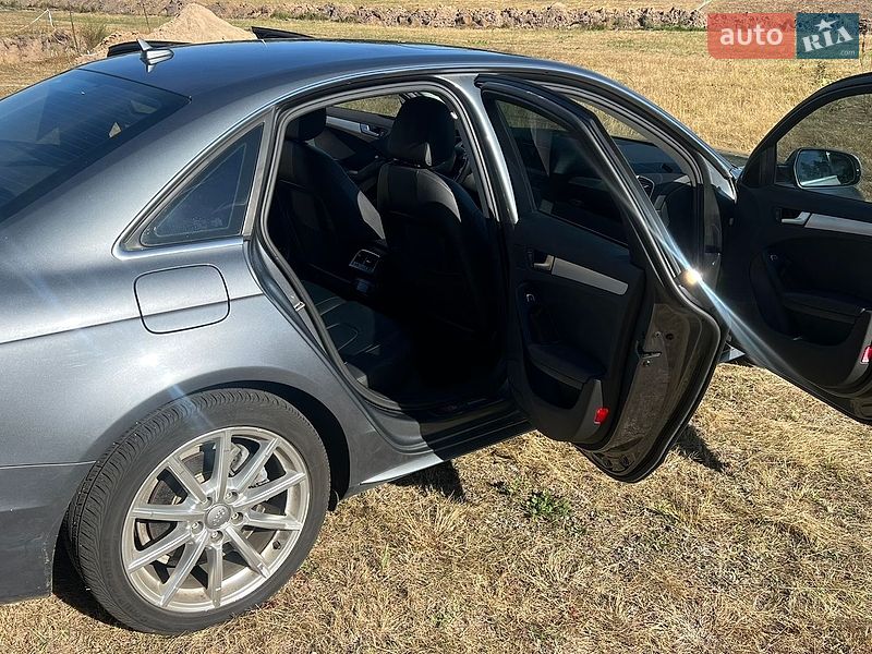 Седан Audi A4 2014 в Киеве