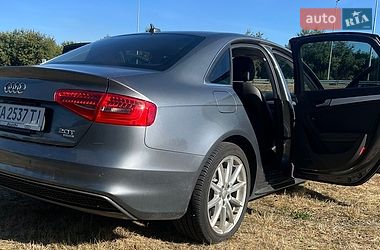 Седан Audi A4 2014 в Киеве
