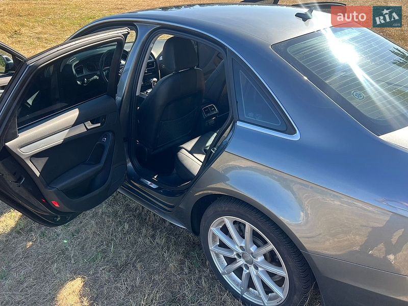 Седан Audi A4 2014 в Киеве