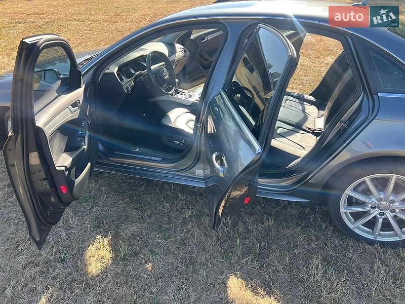 Седан Audi A4 2014 в Киеве