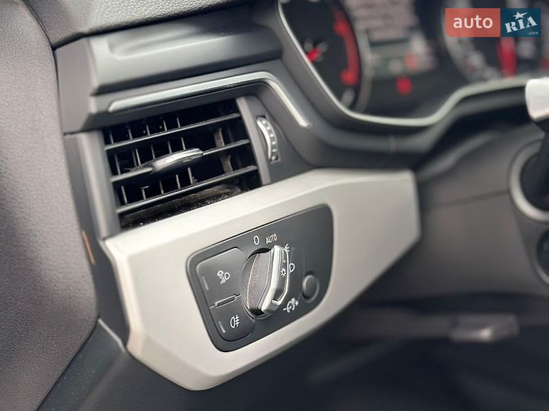 Универсал Audi A4 2020 в Старом Самборе