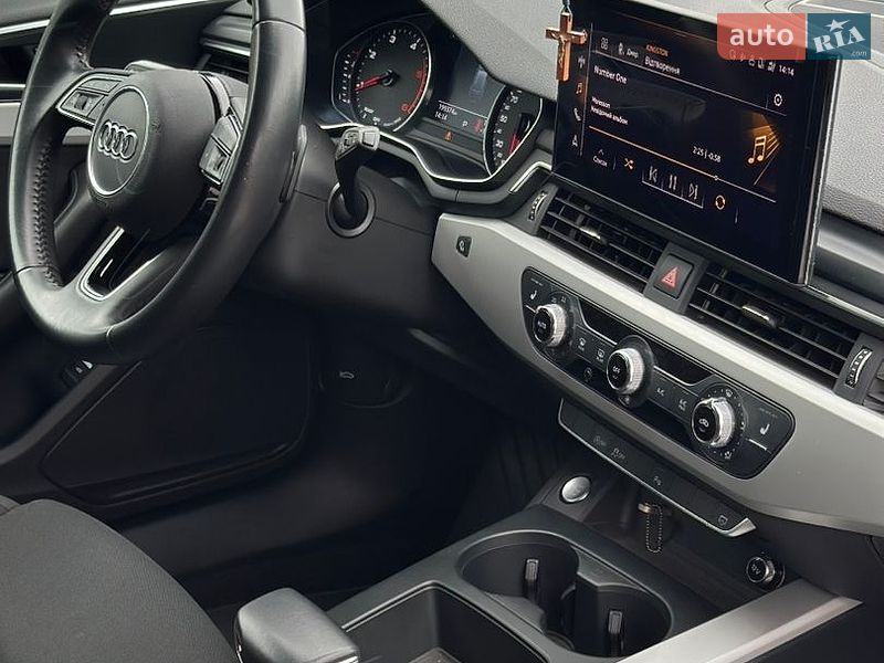 Универсал Audi A4 2020 в Старом Самборе