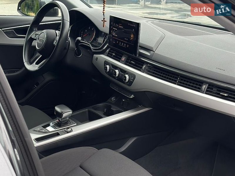 Универсал Audi A4 2020 в Старом Самборе
