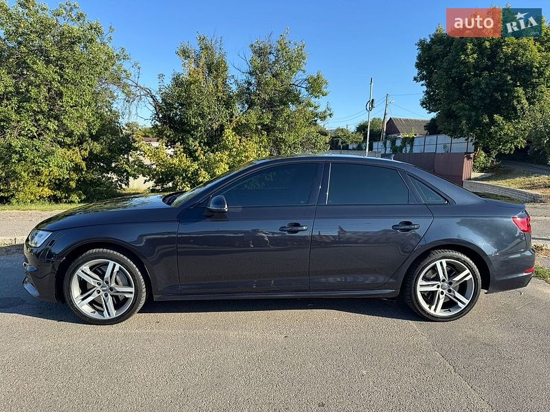 Седан Audi A4 2017 в Харкові