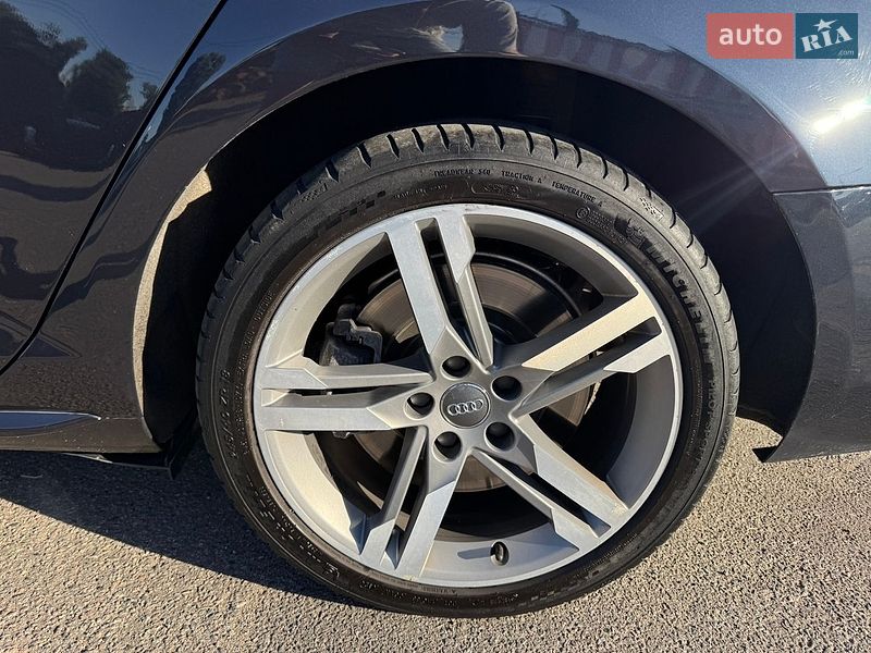 Седан Audi A4 2017 в Харкові