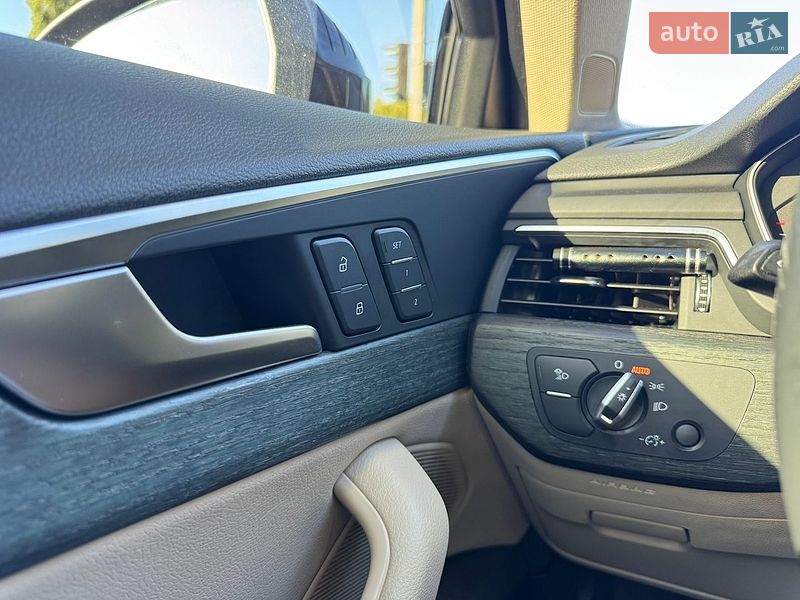 Седан Audi A4 2017 в Харкові