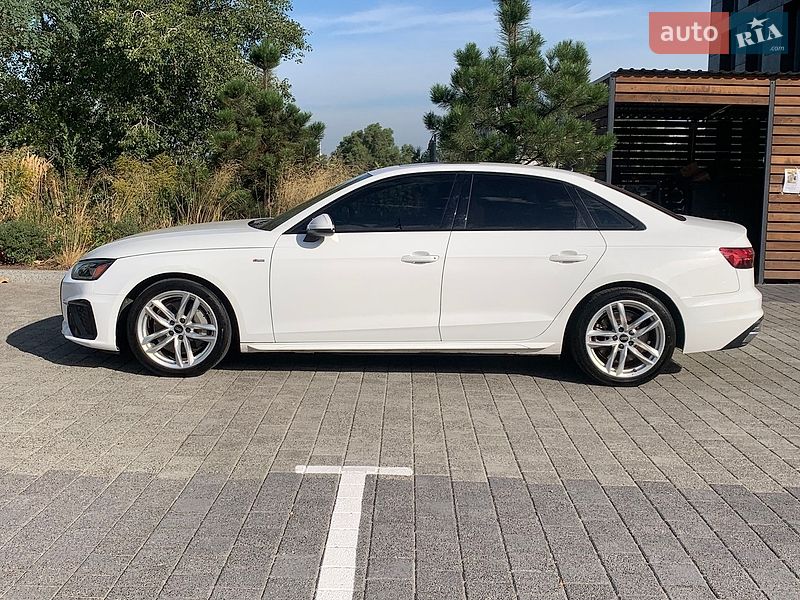 Седан Audi A4 2023 в Киеве