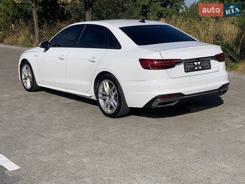 Седан Audi A4 2023 в Киеве
