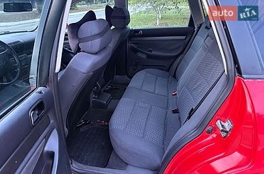Універсал Audi A4 1997 в Вараші