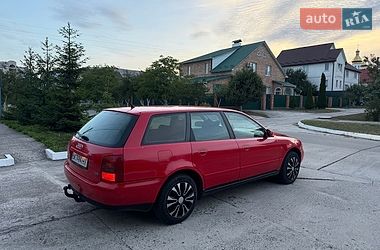 Універсал Audi A4 1997 в Вараші