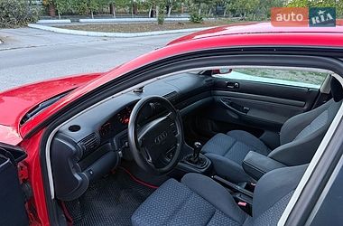Універсал Audi A4 1997 в Вараші