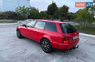 Універсал Audi A4 1997 в Вараші
