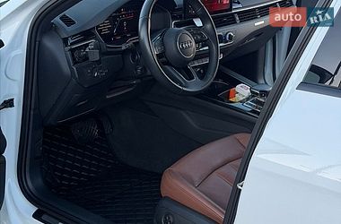Седан Audi A4 2020 в Виннице