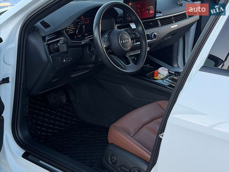 Седан Audi A4 2020 в Виннице