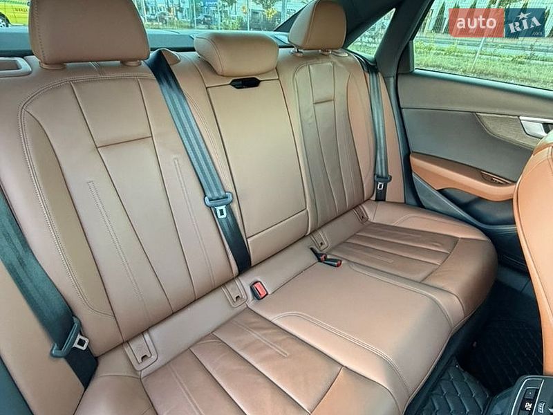 Седан Audi A4 2020 в Виннице