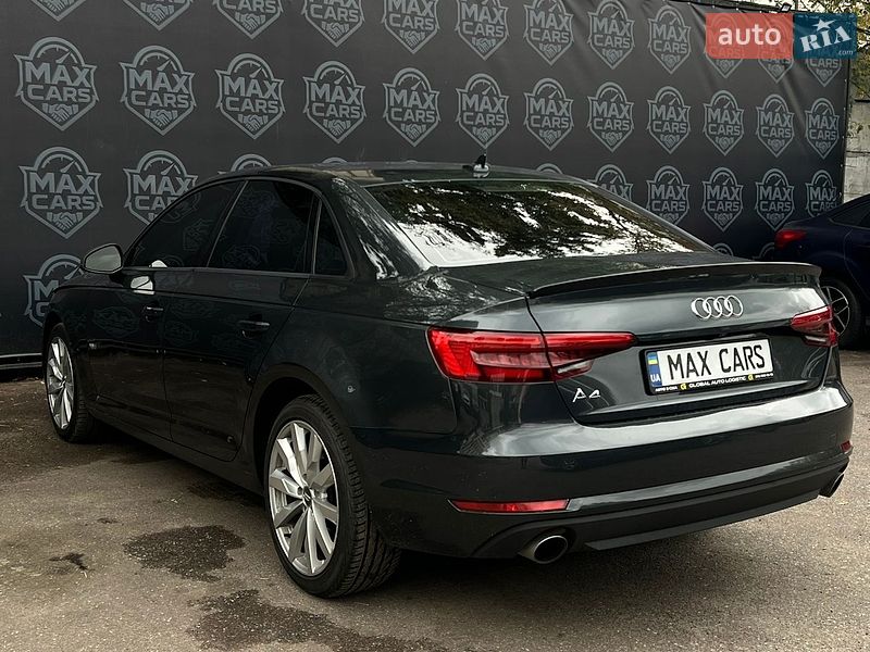 Седан Audi A4 2016 в Киеве